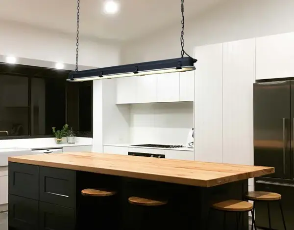 Overbench Task Light